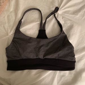 Trains times Bra size 4